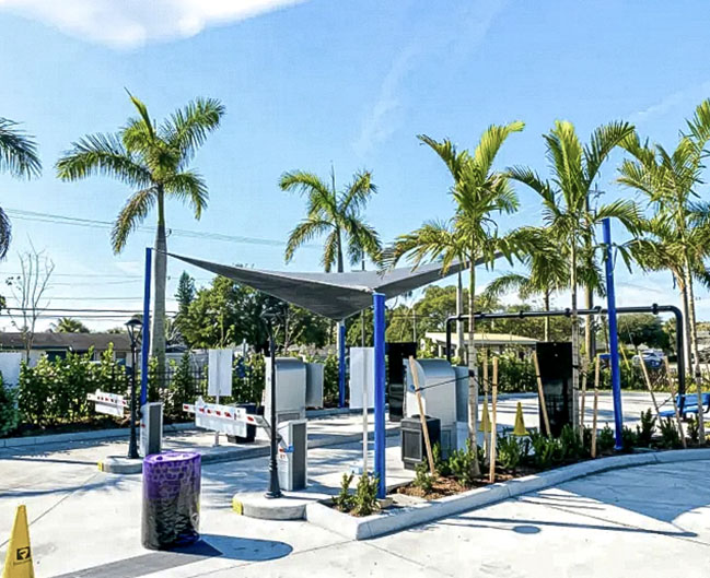 Entry view at Waters Car Wash in Stuart, Florida